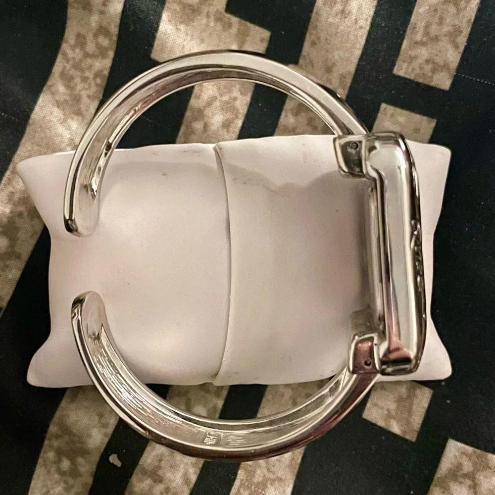 Ladies Quartz Watch - Picture 2 of 5